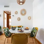 For 4 With Parking, Appartement *
