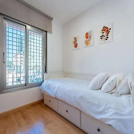 Apartamento For 4 With Parking, Málaga